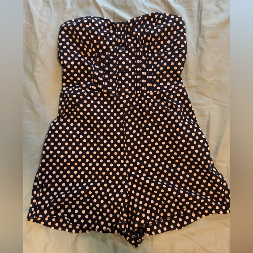 🤍 Navy & White Romper 🤍 Pins and Needles via Urban Outfitters 🤍 Size M